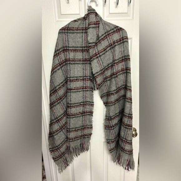 Grey Plaid Blanket Scarf - Picture 1 of 3